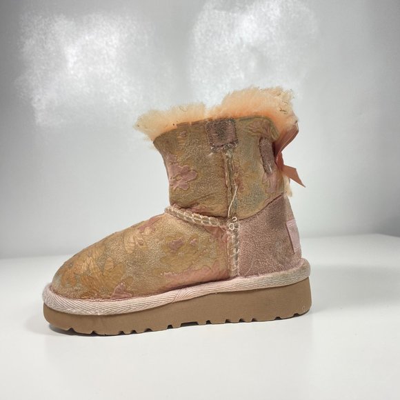 Ugg Youth Girls Boots T Mini Bailey Bow Flowers Pink Sz 6 - Picture 8 of 13